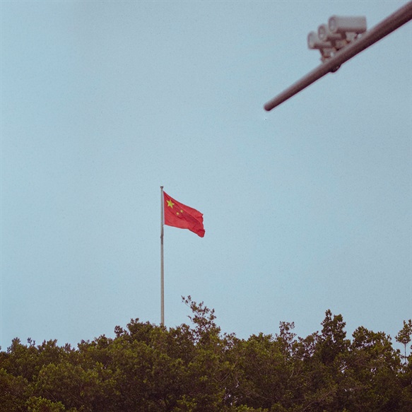 When the Wind Meets the Gaze